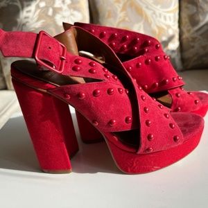 Halston, size 6, red suede leather platform